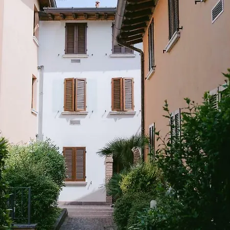 Attico Dell'Artista Apartment Desenzano del Garda Exterior photo